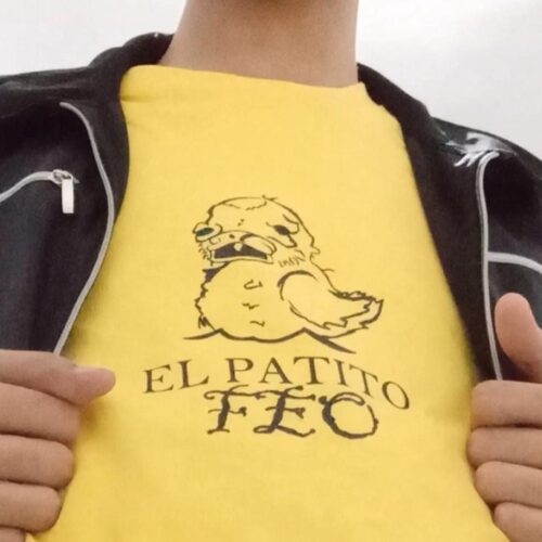 Camiseta amarilla del Patito Feo