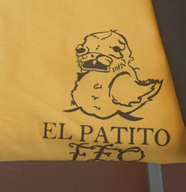 Camiseta amarilla del Patito Feo